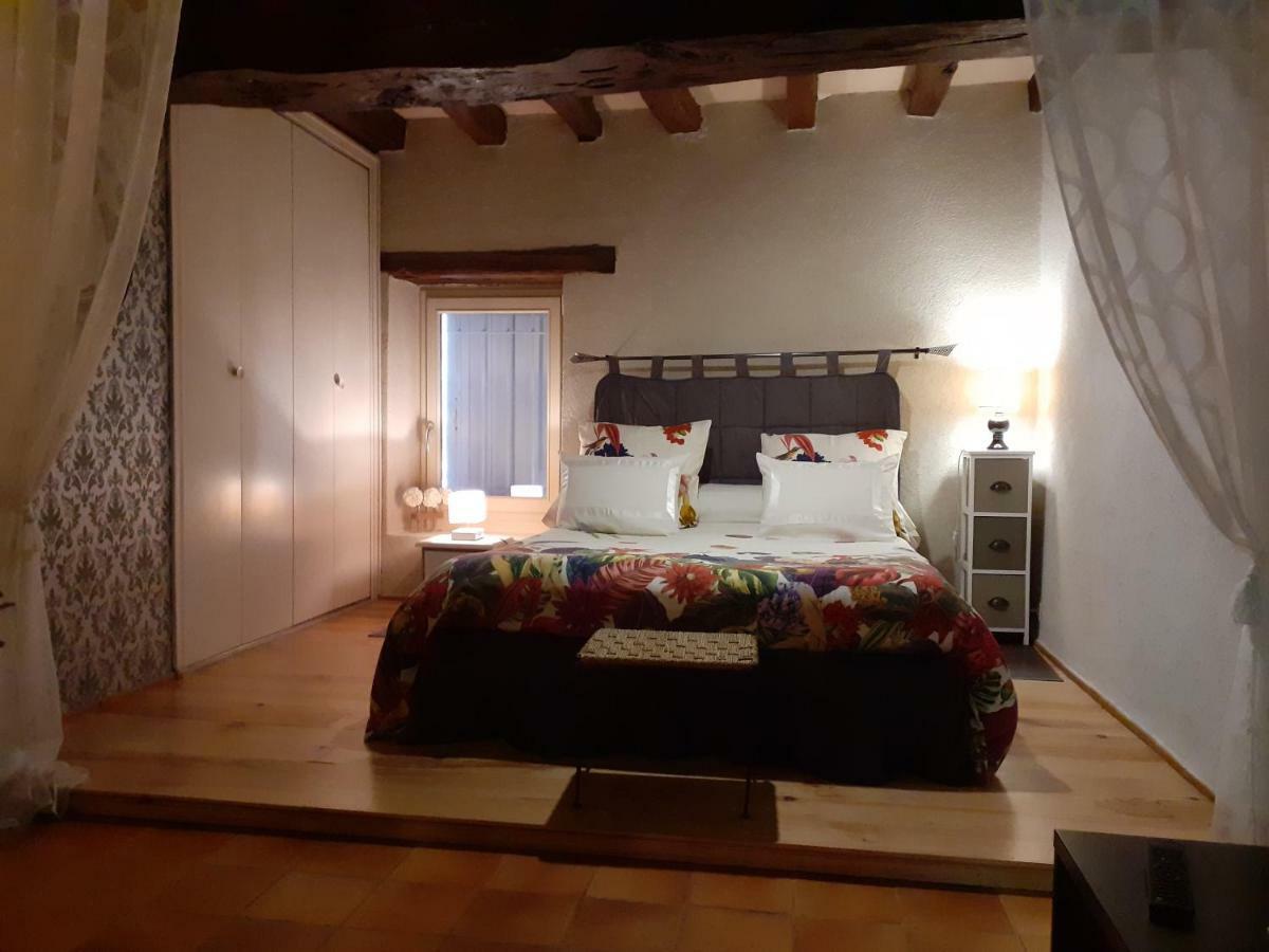 Bed and Breakfast Domaine Pastel Besson Exterior foto